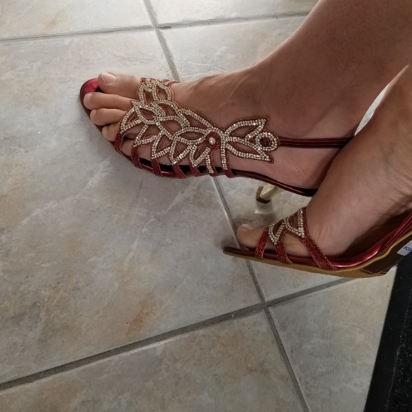 Sandals - Picture 2 of 3